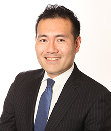 江良明嗣氏
